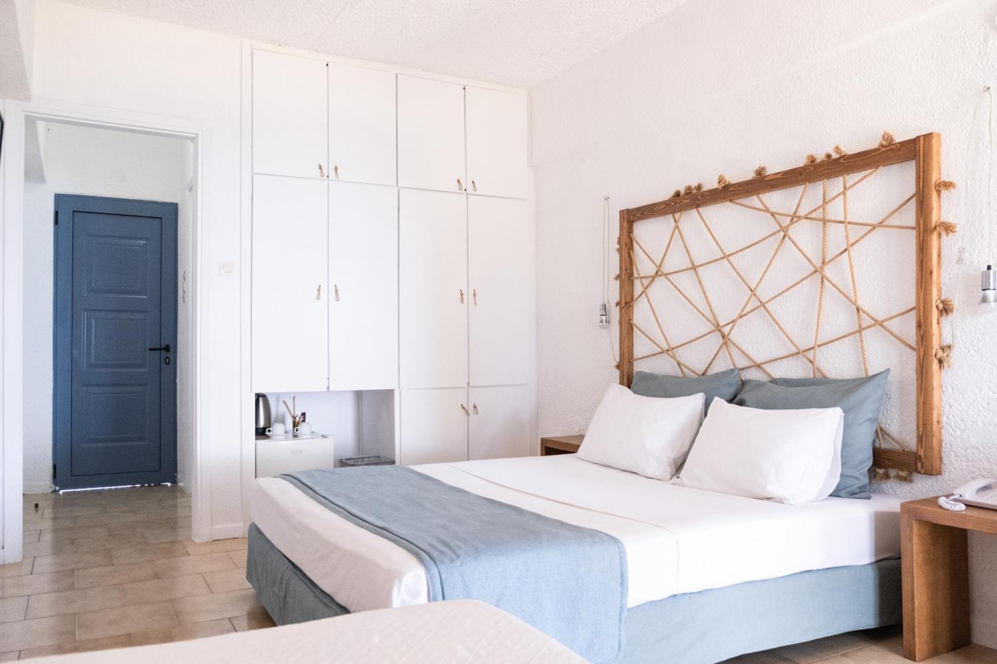 Long Beach Hotel & Resort Longos  Bagian luar foto