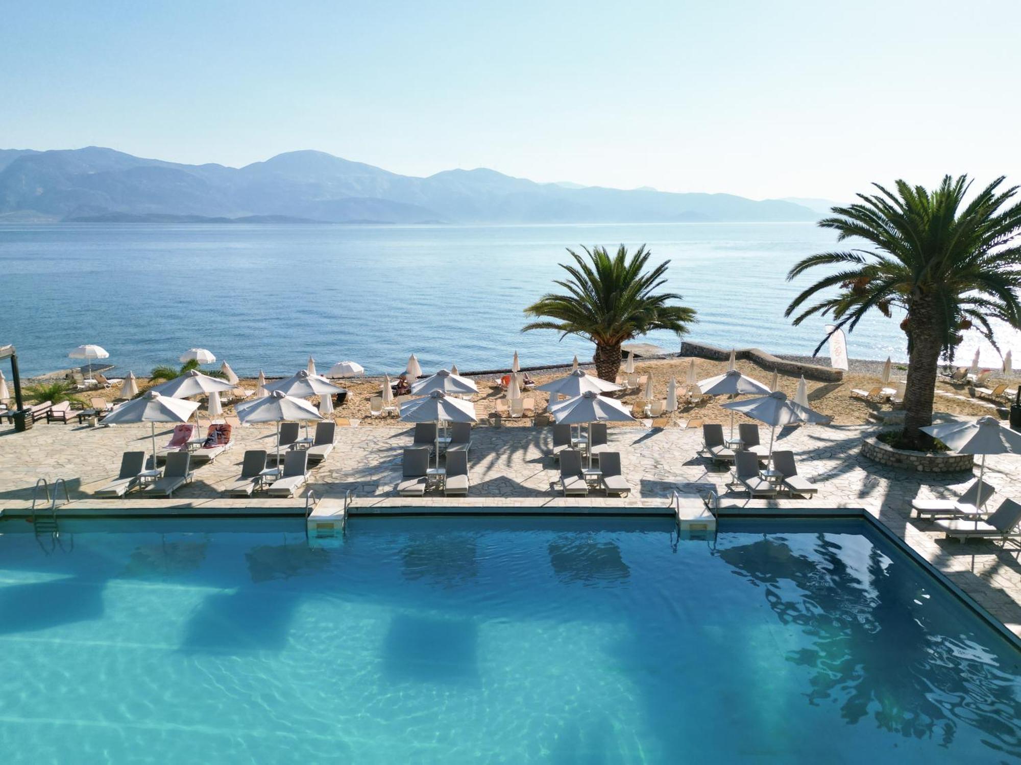 Long Beach Hotel & Resort Longos  Bagian luar foto