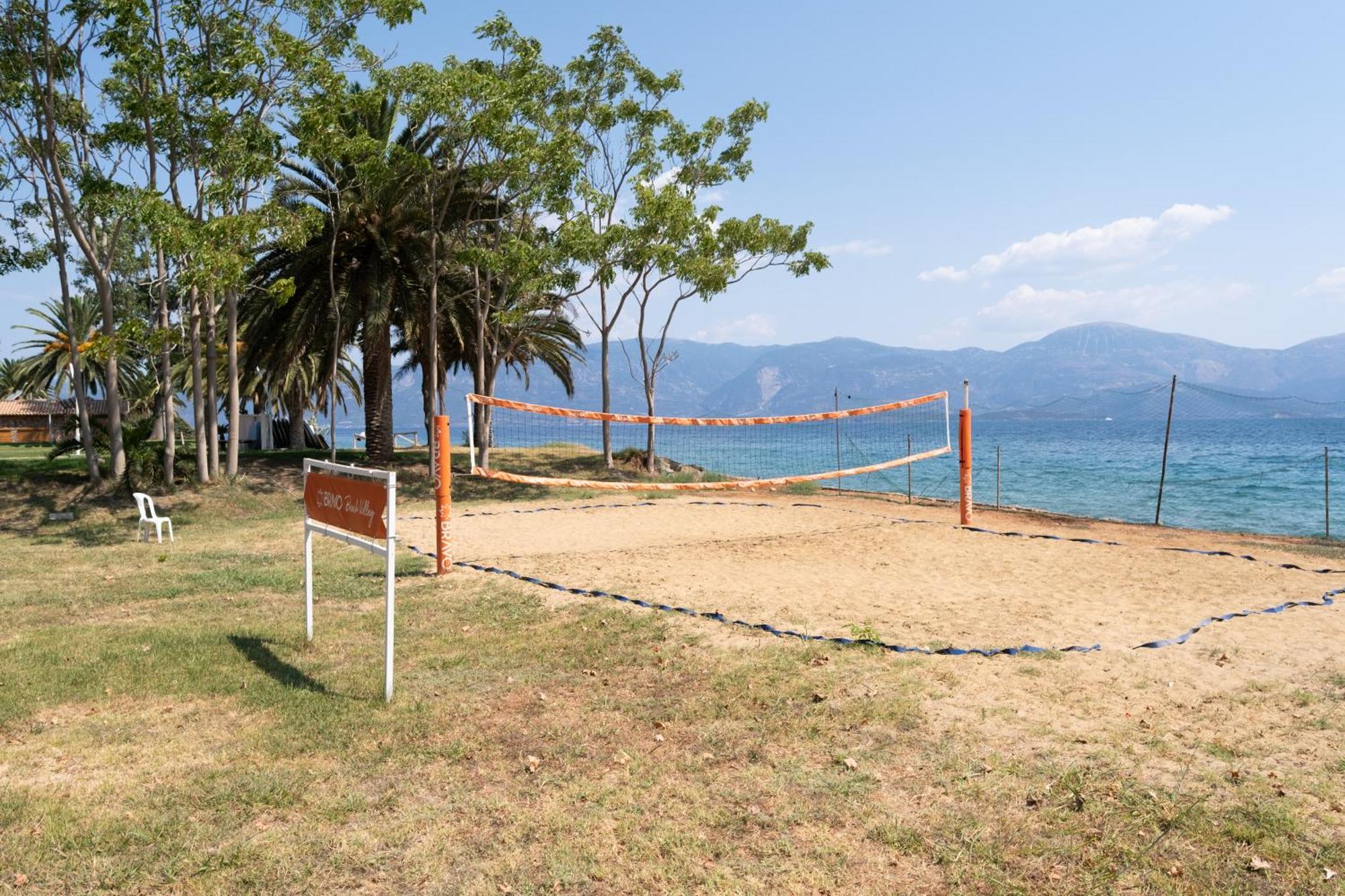 Long Beach Hotel & Resort Longos  Bagian luar foto
