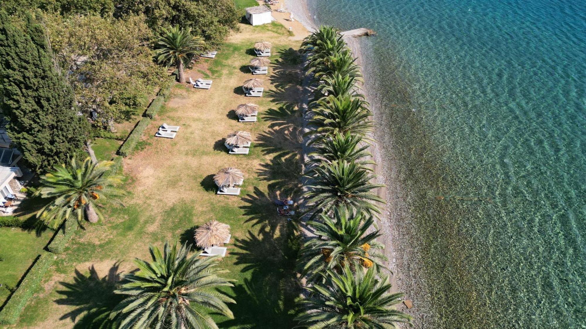 Long Beach Hotel & Resort Longos  Bagian luar foto