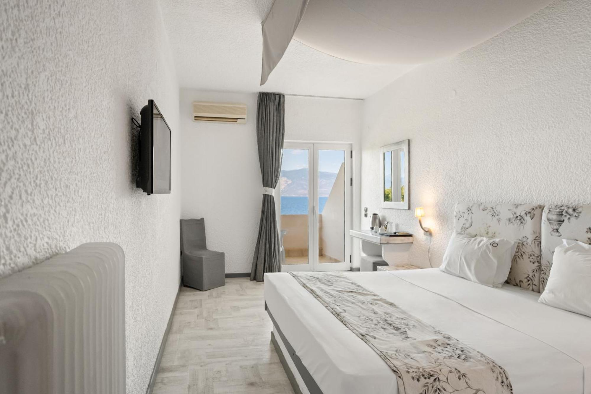 Long Beach Hotel & Resort Longos  Bagian luar foto