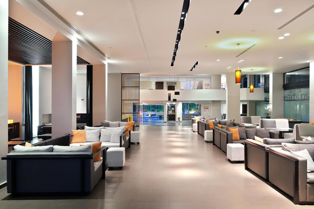 Long Beach Hotel & Resort Longos  Bagian luar foto