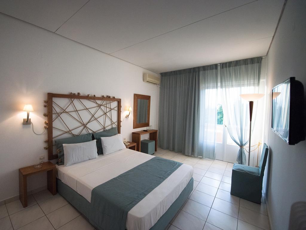 Long Beach Hotel & Resort Longos  Bagian luar foto