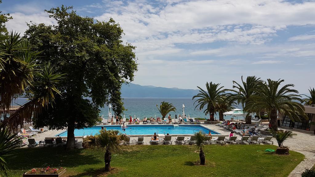 Long Beach Hotel & Resort Longos  Bagian luar foto