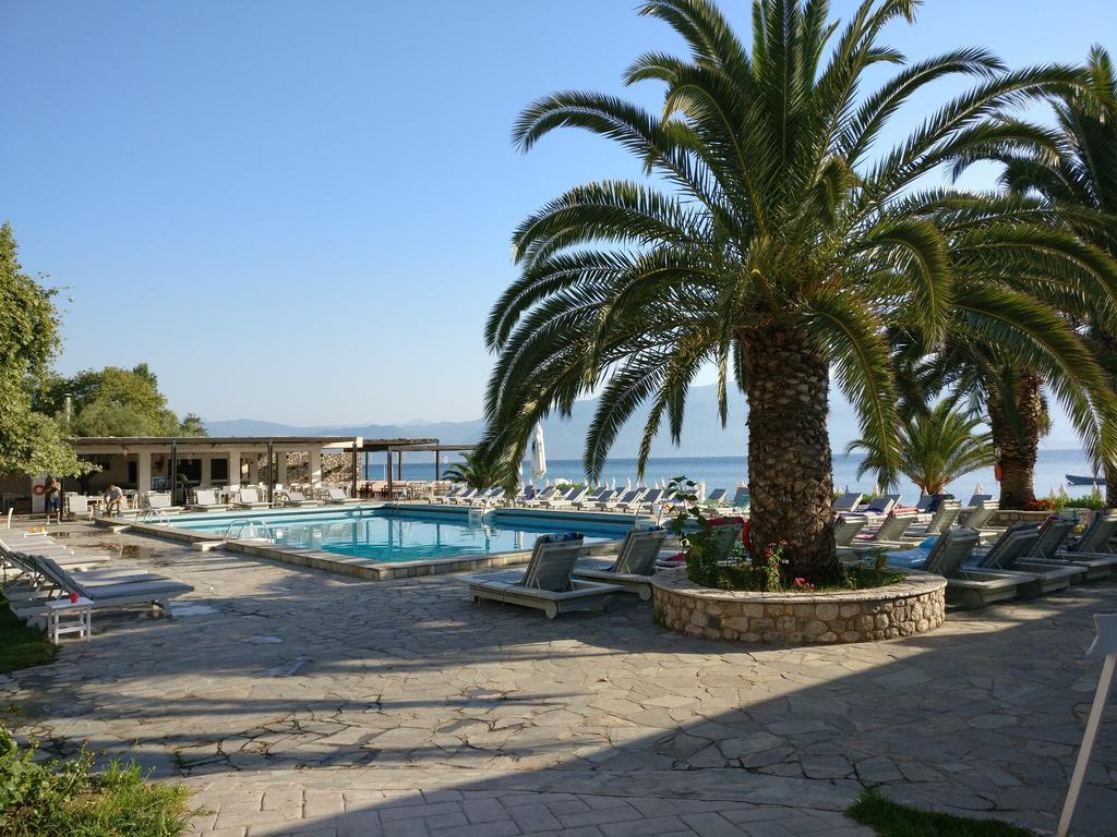 Long Beach Hotel & Resort Longos  Bagian luar foto